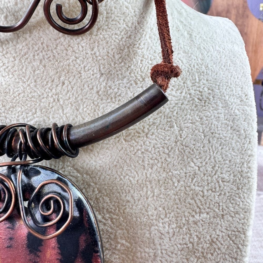 Vintage Black and Bronze Swirl Pendant Necklace - Picture 5 of 12